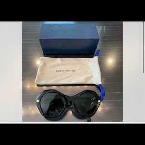Authentic sunglasses lv with certificate